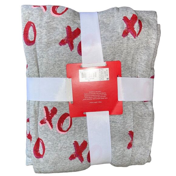 Pajamas Set Valentine's Day XO Hugs Kisses - Picture 3 of 5